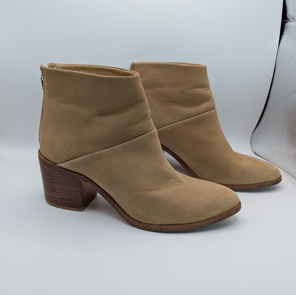 Nisolo Tan Ankle Boots